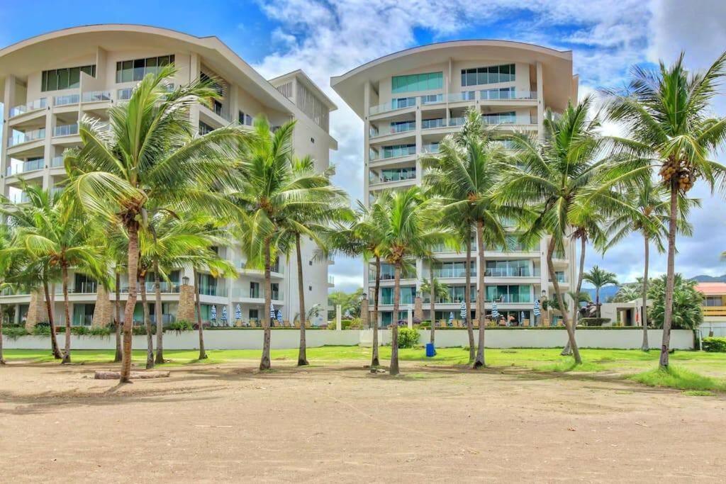 Luxury Oceanfront Stay, Two Master Suites, Walk To Town Jaco Exterior photo