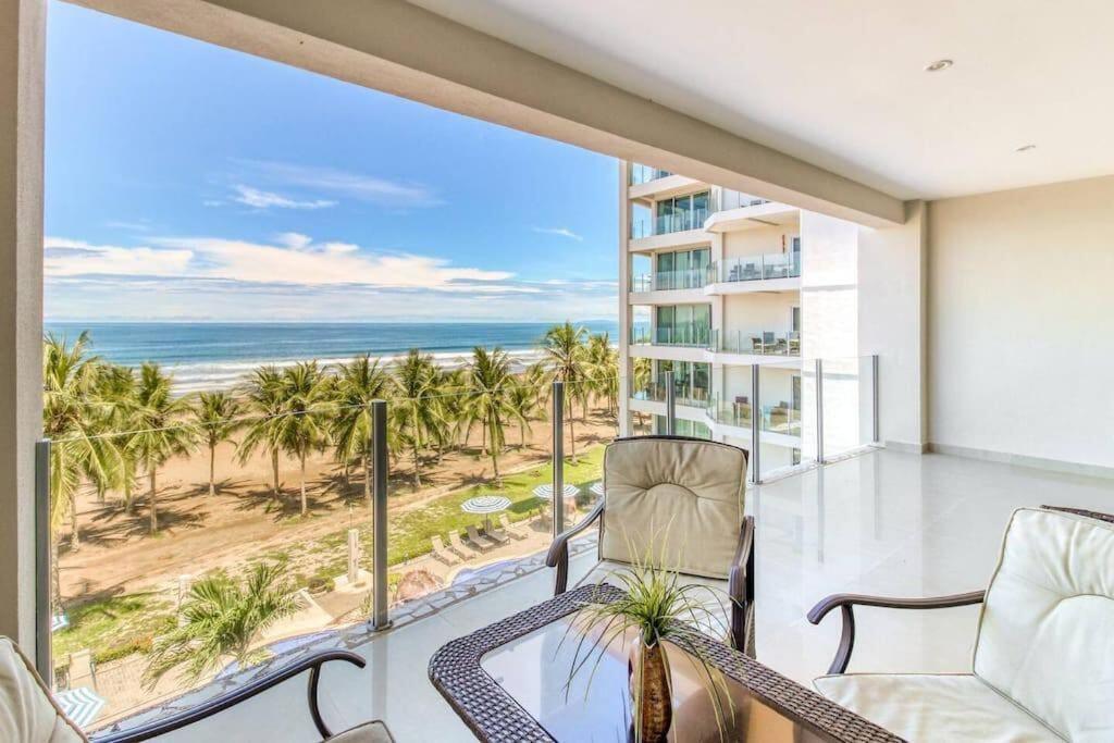 Luxury Oceanfront Stay, Two Master Suites, Walk To Town Jaco Exterior photo